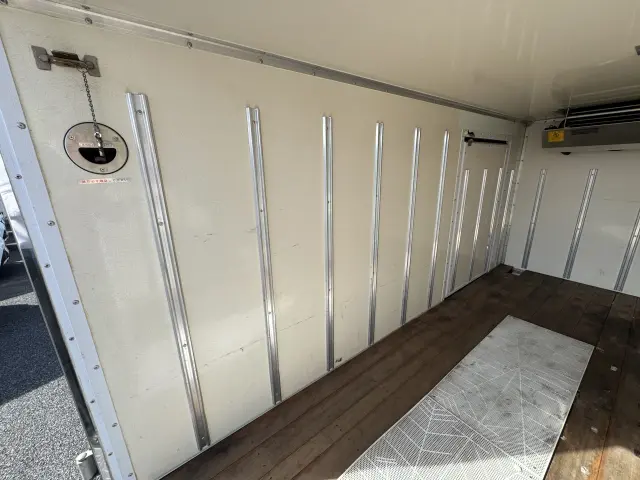 いすゞ エルフ TPG-NHR85AN(2WD)の写真10