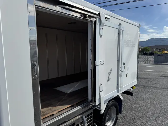 いすゞ エルフ TPG-NHR85AN(2WD)の写真18