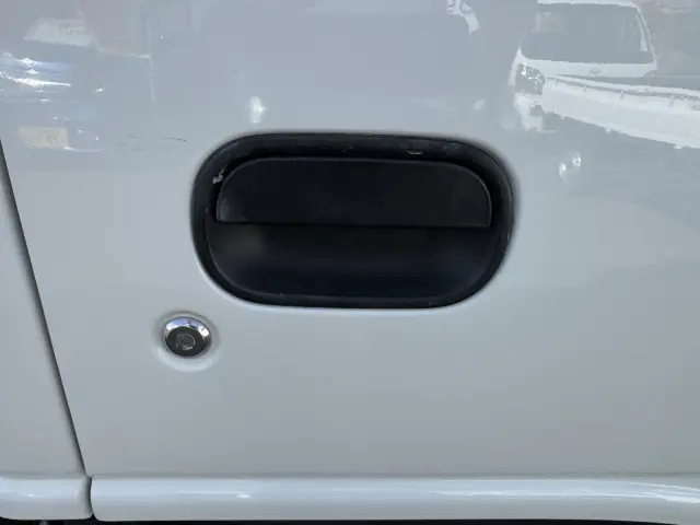 いすゞ エルフ TPG-NHR85AN(2WD)の写真24