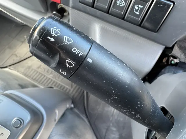 いすゞ エルフ TPG-NHR85AN(2WD)の写真28