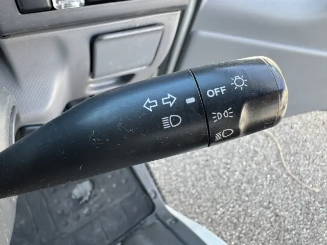 いすゞ エルフ TPG-NHR85AN(2WD)の写真29