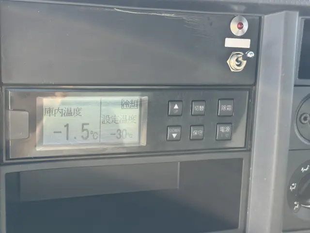 いすゞ エルフ TPG-NHR85AN(2WD)の写真30