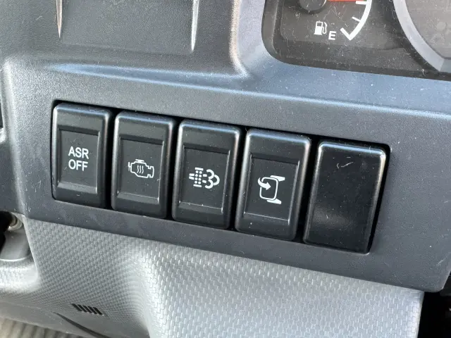 いすゞ エルフ TPG-NHR85AN(2WD)の写真34