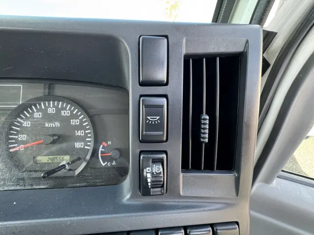 いすゞ エルフ TPG-NHR85AN(2WD)の写真35