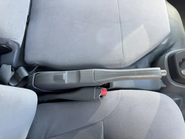 いすゞ エルフ TPG-NHR85AN(2WD)の写真38