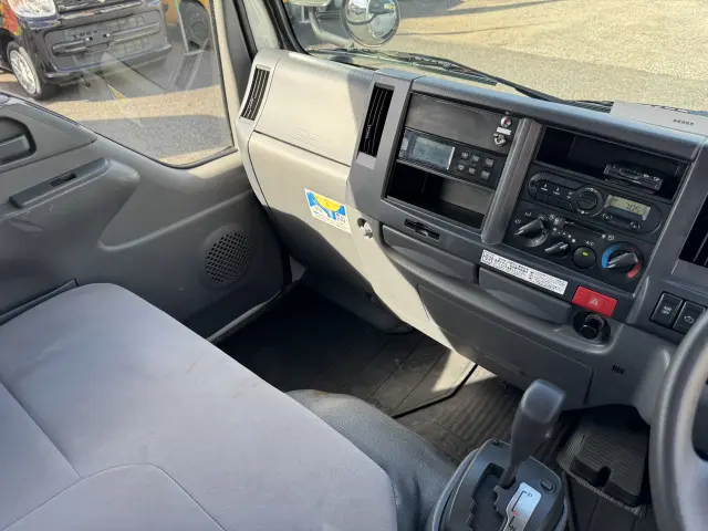 いすゞ エルフ TPG-NHR85AN(2WD)の写真39