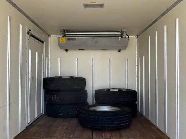 いすゞ エルフ TPG-NHR85AN(2WD)の写真11