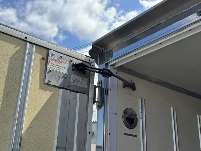 いすゞ エルフ TPG-NHR85AN(2WD)の写真13