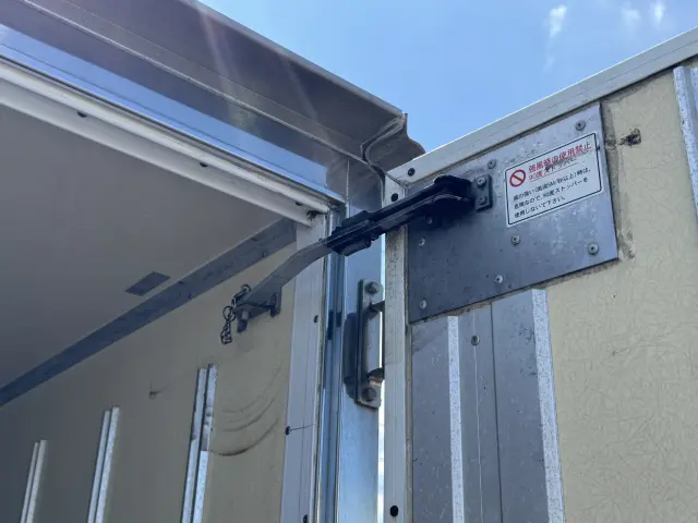 いすゞ エルフ TPG-NHR85AN(2WD)の写真14