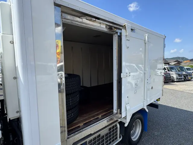 いすゞ エルフ TPG-NHR85AN(2WD)の写真17