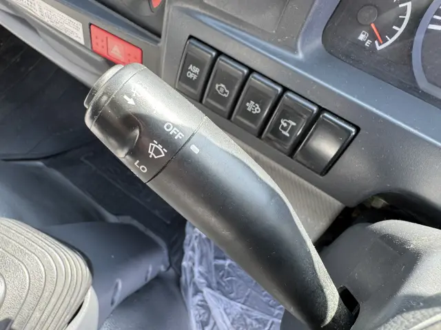 いすゞ エルフ TPG-NHR85AN(2WD)の写真25