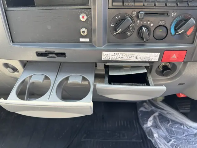 いすゞ エルフ TPG-NHR85AN(2WD)の写真29