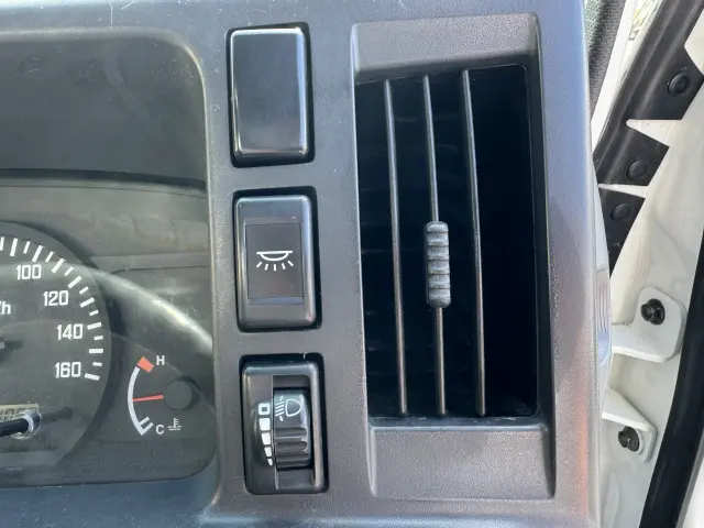 いすゞ エルフ TPG-NHR85AN(2WD)の写真33