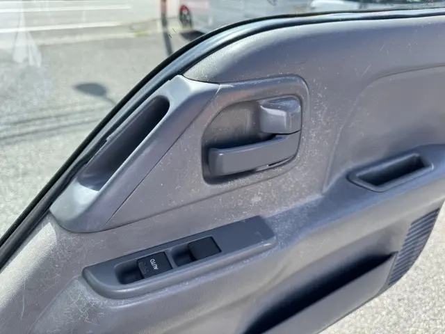 いすゞ エルフ TPG-NHR85AN(2WD)の写真38