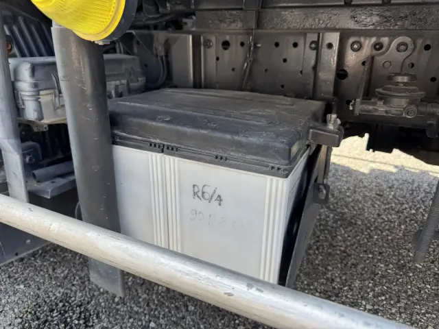 いすゞ エルフ TPG-NHR85AN(2WD)の写真42