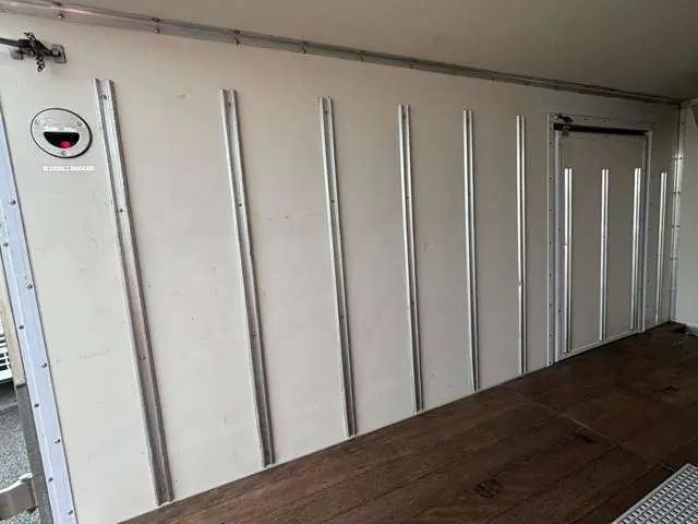 いすゞ エルフ TPG-NHR85N(2WD)の写真17