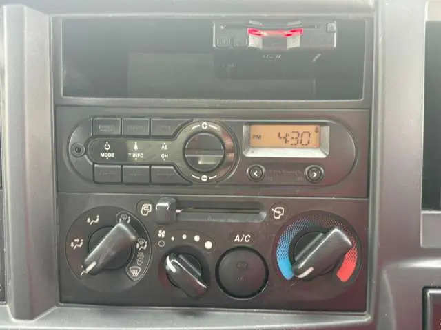 いすゞ エルフ TPG-NHR85N(2WD)の写真26