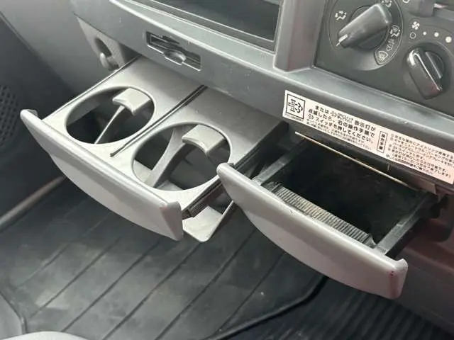 いすゞ エルフ TPG-NHR85N(2WD)の写真31