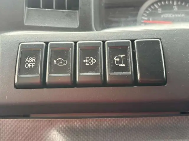 いすゞ エルフ TPG-NHR85N(2WD)の写真33