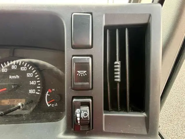 いすゞ エルフ TPG-NHR85N(2WD)の写真35