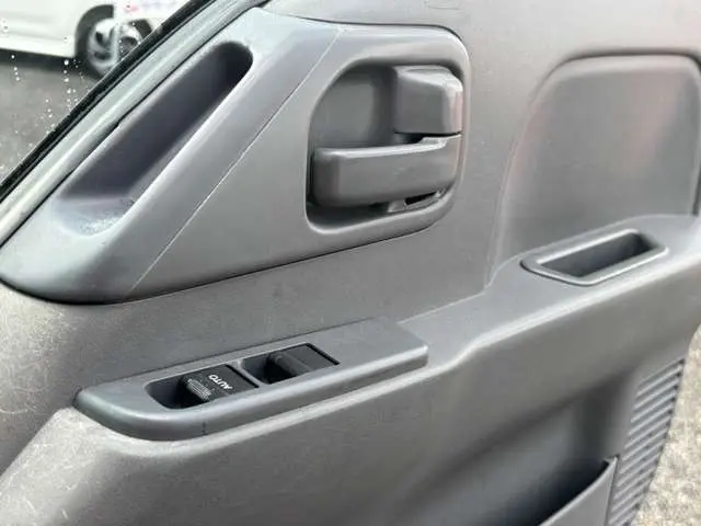 いすゞ エルフ TPG-NHR85N(2WD)の写真39