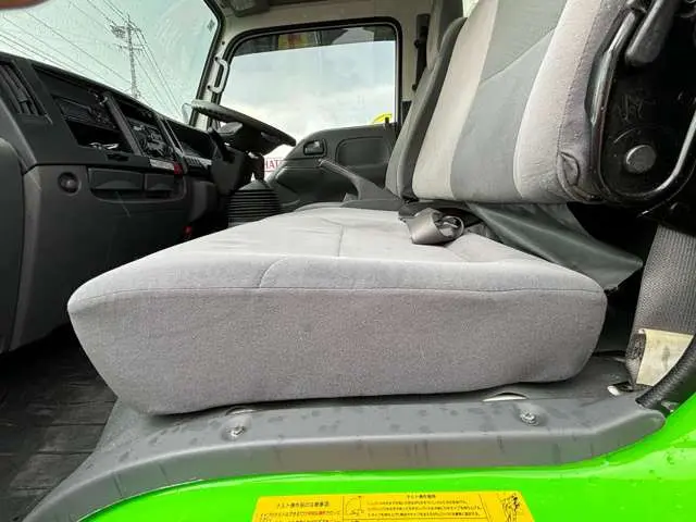 いすゞ エルフ TPG-NHR85N(2WD)の写真45