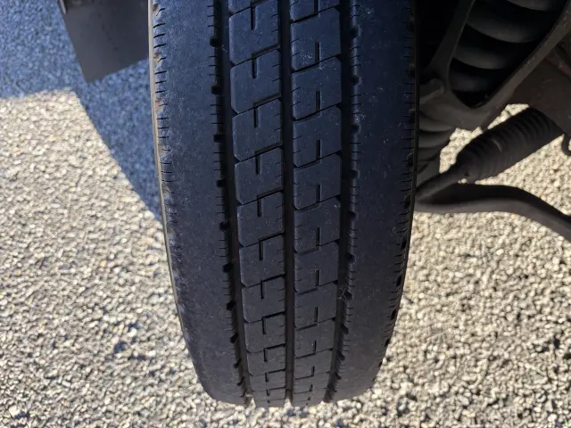 いすゞ エルフ TPG-NHR85AN(2WD)の写真24