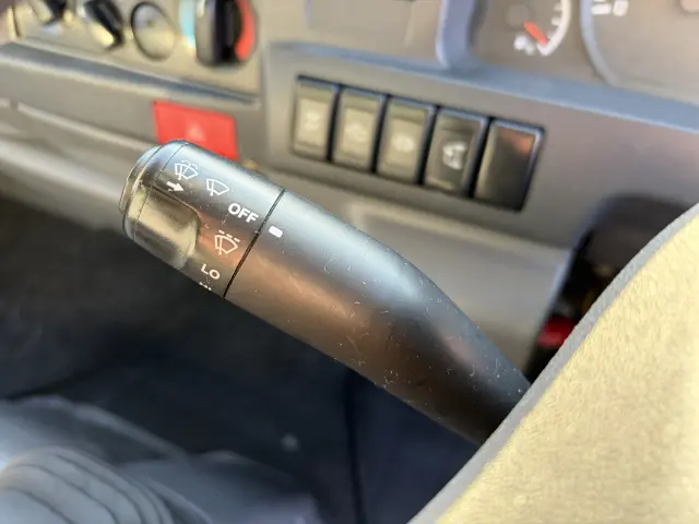 いすゞ エルフ TPG-NHR85AN(2WD)の写真25