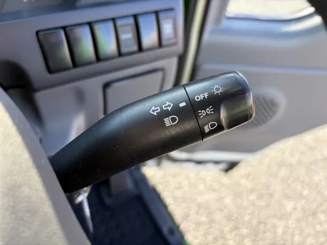 いすゞ エルフ TPG-NHR85AN(2WD)の写真26