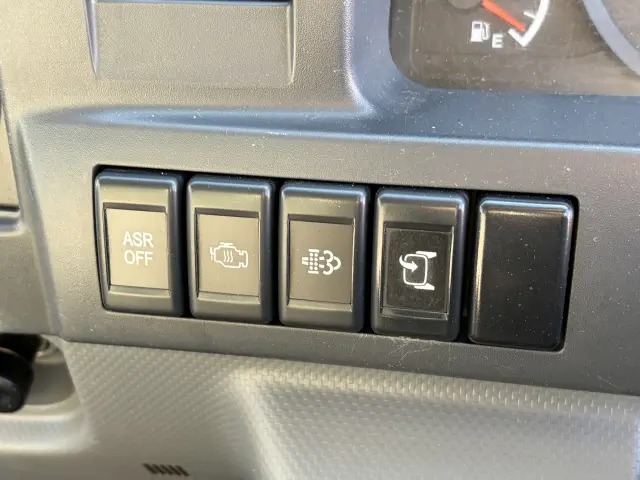 いすゞ エルフ TPG-NHR85AN(2WD)の写真30