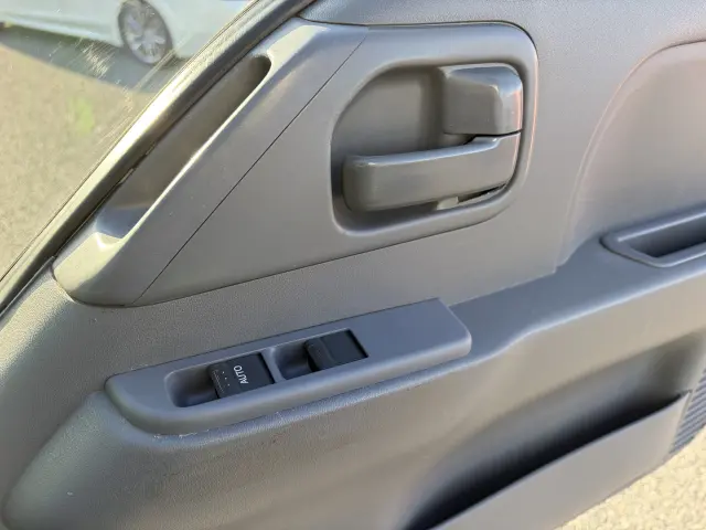 いすゞ エルフ TPG-NHR85AN(2WD)の写真33