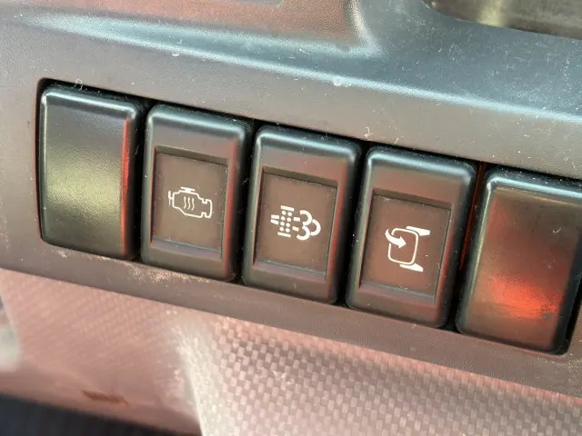 いすゞ エルフ 2RG-NKR88AD(4WD)の写真25