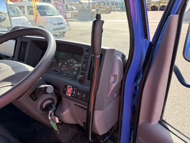 いすゞ エルフ 2RG-NKR88AD(4WD)の写真29