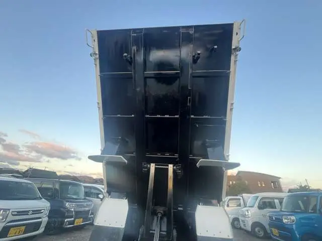 いすゞ エルフ TPG-NKR85AD(2WD)の写真11