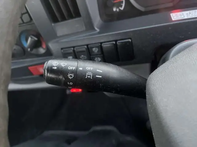 いすゞ エルフ TPG-NKR85AD(2WD)の写真24