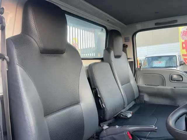 いすゞ エルフ TPG-NKR85AD(2WD)の写真35