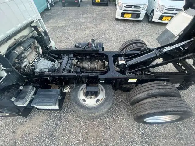 いすゞ エルフ TPG-NKR85AD(2WD)の写真43