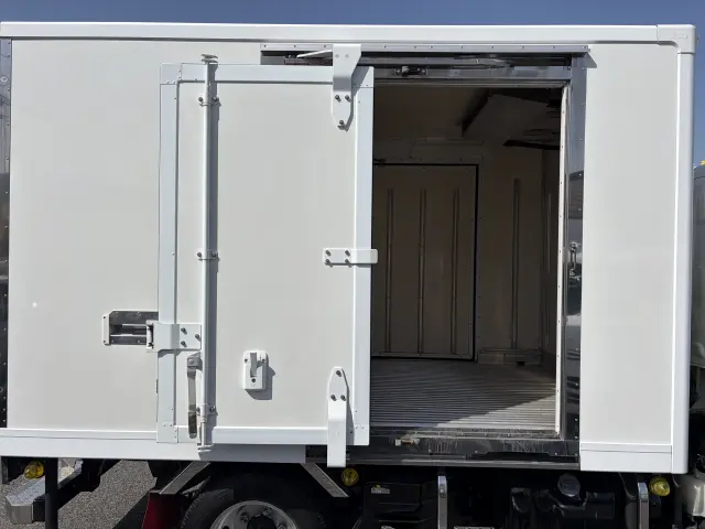 いすゞ エルフ TRG-NLS85AN(4WD)の写真5