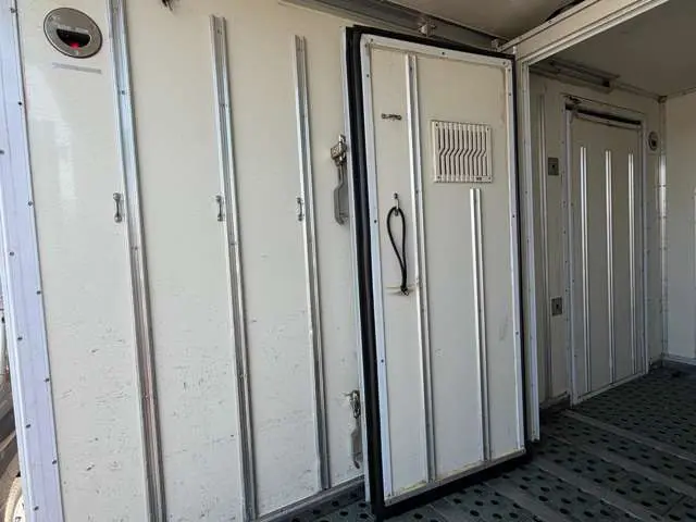 日産 アトラス TKG-AKR85AN(2WD)の写真17
