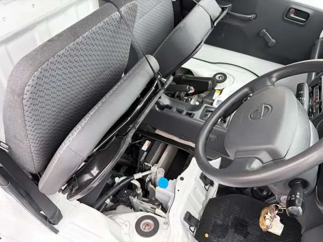 日産 クリッパートラック EBD-DR16T(2WD)の写真46
