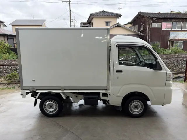 ダイハツ ハイゼットトラック EBD-S500P(2WD)の写真4