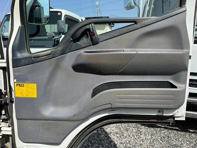 三菱 キャンター TKG-FBA60(2WD)の写真21