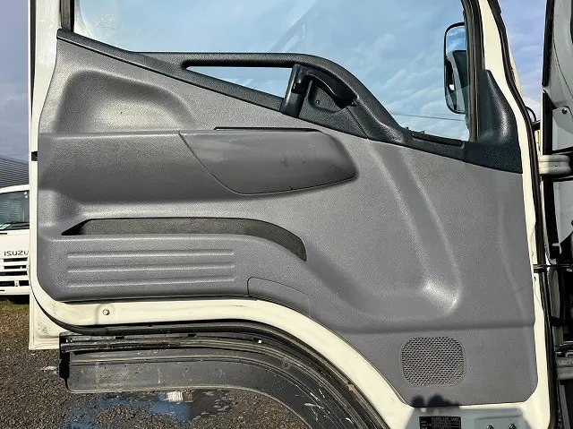 三菱 キャンター TKG-FBA20(2WD)の写真19