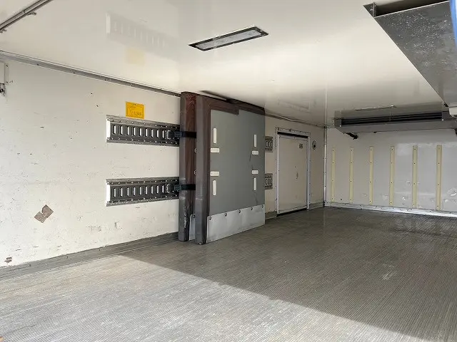 いすゞ エルフ TKG-NPR85AN(2WD)の写真15