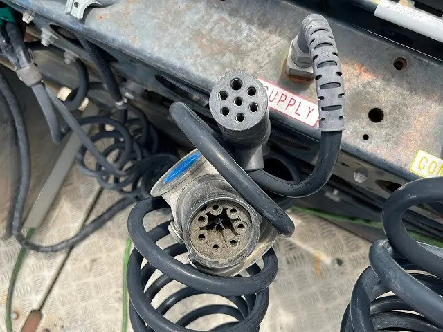 ★H24-クオン・トラクターヘッド★第5輪荷重11.5トン！★ハイルーフ！★|ＵＤ クオン LKG-GK5XAB(未入力/関係無)の写真10