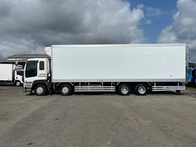 ★9520×2360ボディ！★いすゞ6UZ1★380馬力！H27-ギガ・冷蔵冷凍車★|いすゞ ギガ QKG-CYJ77A(8x4)の写真9