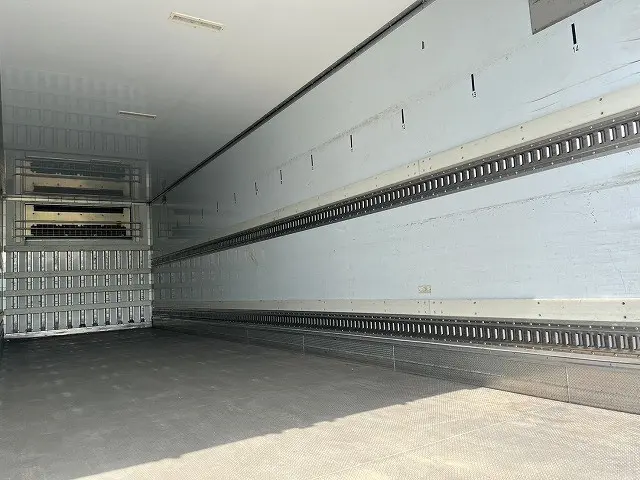 いすゞ ギガ QKG-CYJ77A(8x4)の写真14