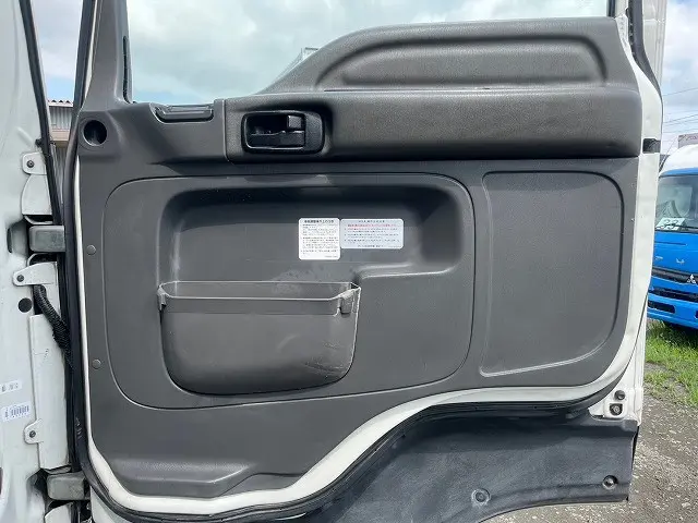 いすゞ ギガ QKG-CYJ77A(8x4)の写真19