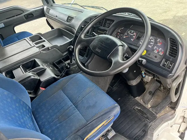 いすゞ ギガ QKG-CYJ77A(8x4)の写真20