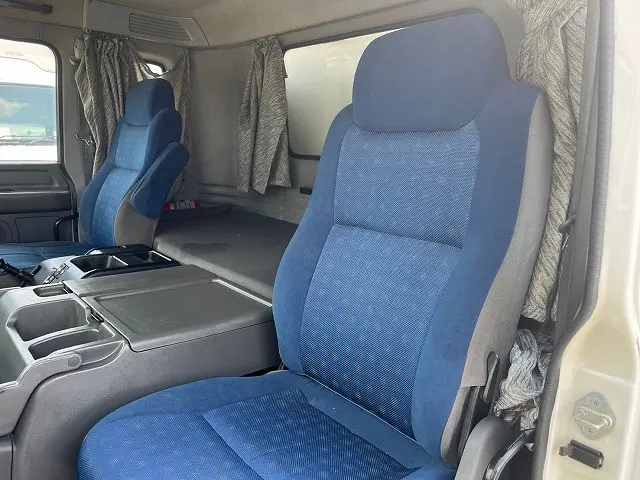 いすゞ ギガ QKG-CYJ77A(8x4)の写真24